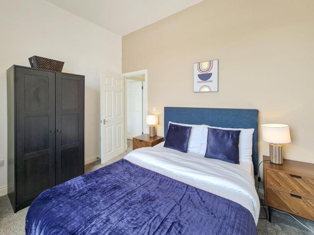 Margaret'S Quattro By Fortuna Property Apartment Cheltenham Exterior photo