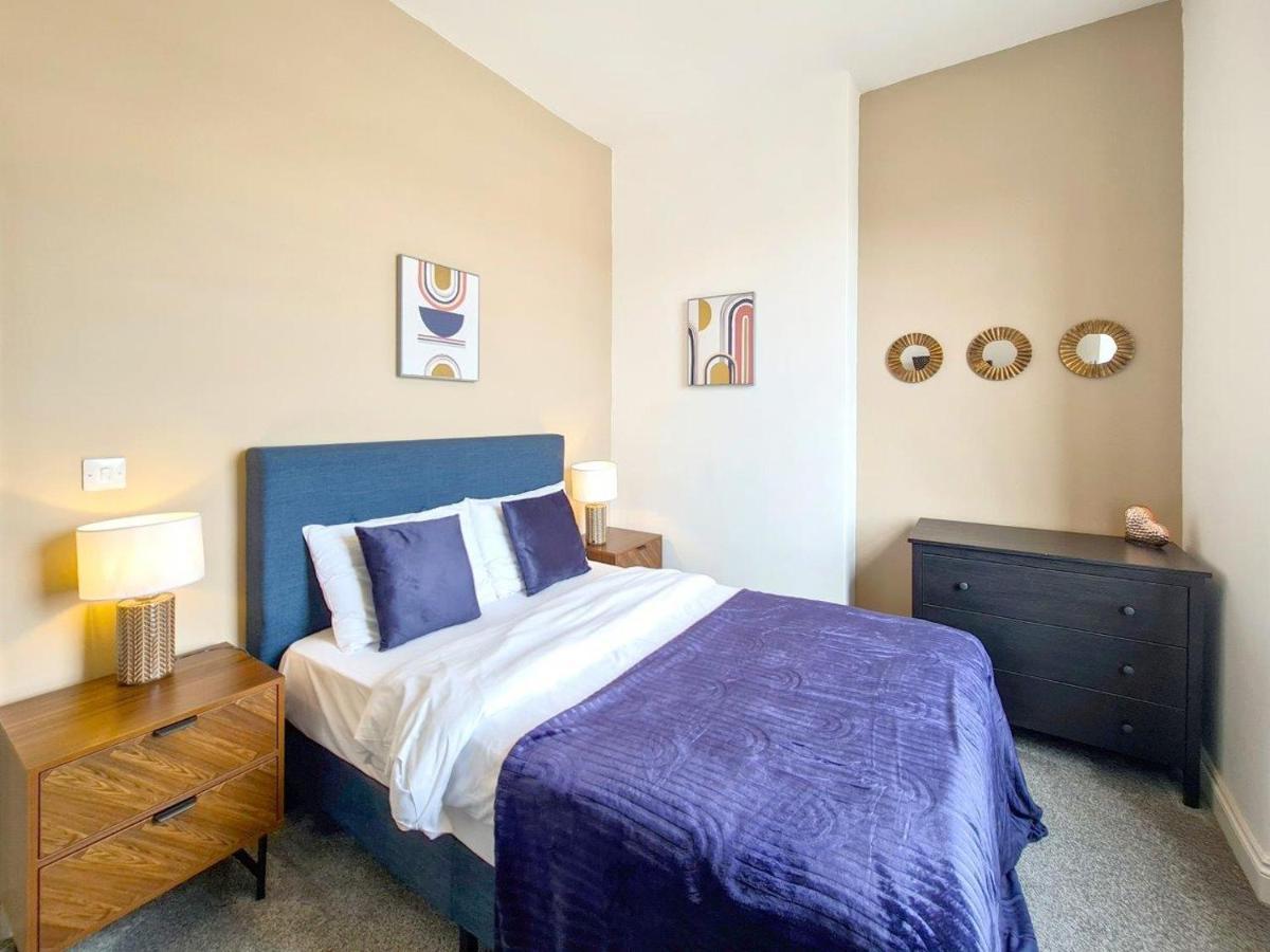 Margaret'S Quattro By Fortuna Property Apartment Cheltenham Exterior photo